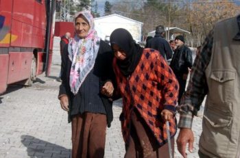 Türkmen Dağı’na heyet gönderen İHH: Çadırlara havan topu atıldı