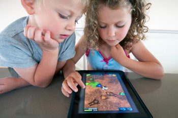 Çocukların dörtte üçü mahkumlardan daha az dışarı çıkıyor