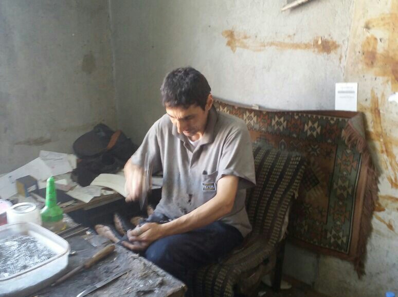 35 Yıllık Ayakkabı Ustası Ali Çakal: “Emeğin yerini makinelerin tek düze işleri aldı.”