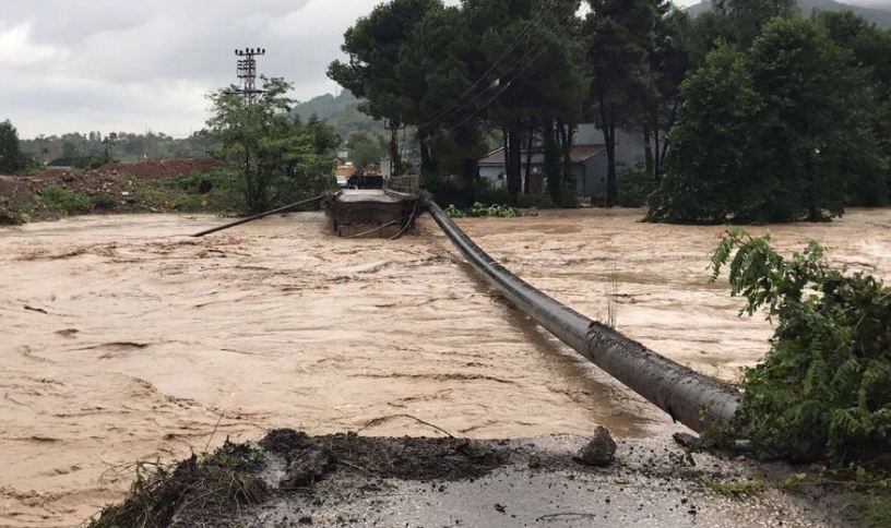 İklim Değişikliği Ordu’da 500 Bin Kişiyi Etkiledi: Ünye’de Aşırı Yağışlar Köprüleri Yıktı