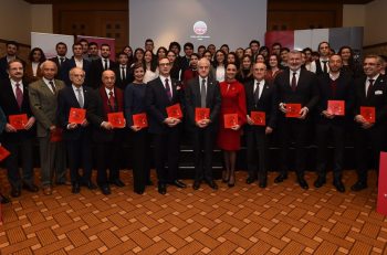Türk Eğitim Vakfı’ndan 57 Üstün Başarı Bursu