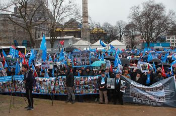 İstanbul’da “Ben de Uygur’um, Ben de Doğu Türkistanlıyım” Mitingi