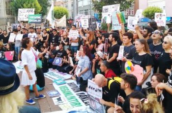Yüzlerce Vegan İstanbul’da Hayvan Hakları İçin Yürüdü