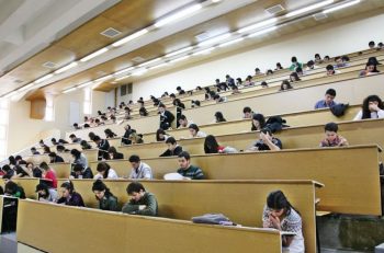 Türkiye’deki Üniversitelerin Başarısı Neden Düşüyor?