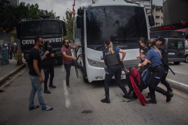 Kasım 2016'dan bu yana kentte gösteri ve yürüyüş yasakları başta olmak üzere, siyasi her türlü etkinlik yasak