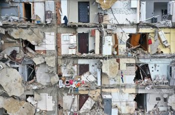Deprem Sonrası İnsan Hakları İhlalleri Raporlaştırıldı